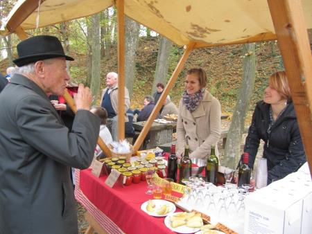 Sprejem gostov iz Velikih Lašč in dvig zastave v čast Šafarskemu v okviru vseslovenske akcije Moja dežela-lepa in gostoljubna 30